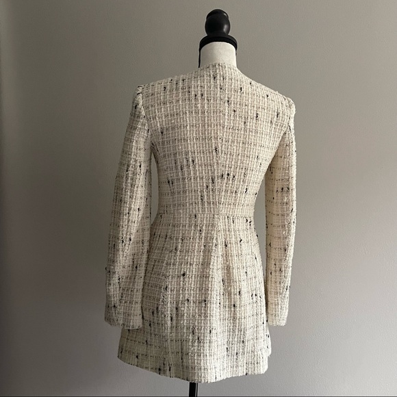 Zara S White and Black Tweed Long Structured Blazer with Large Buttons - Picture 5 of 9